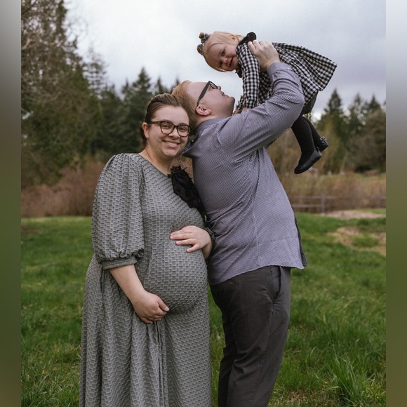 Meet your Posher, Olivia - Picture 4 of 6